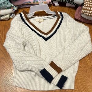 white womens sweater